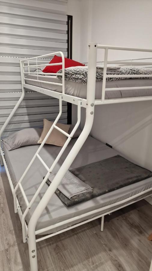 Moderno Duplex Comfort Roses Kültér fotó